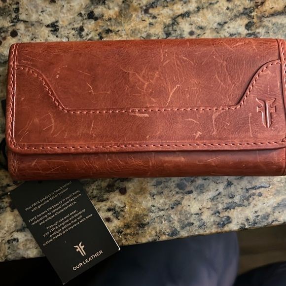 FRYE WALLET NWT - Picture 2 of 2